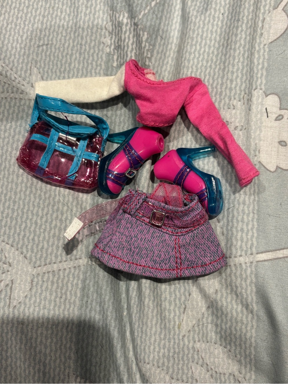Bratz iCandy Outfit Yasmin with purse and shoes